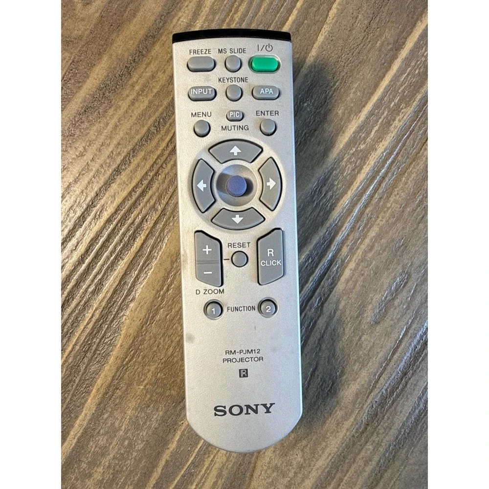 Sony VPL-CS5 LCD Projector Silver White SVGA Portable W/ OEM Remote & Power Cord